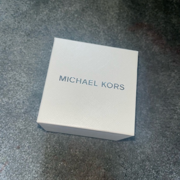 Michael Kors Watch - Picture 4 of 5